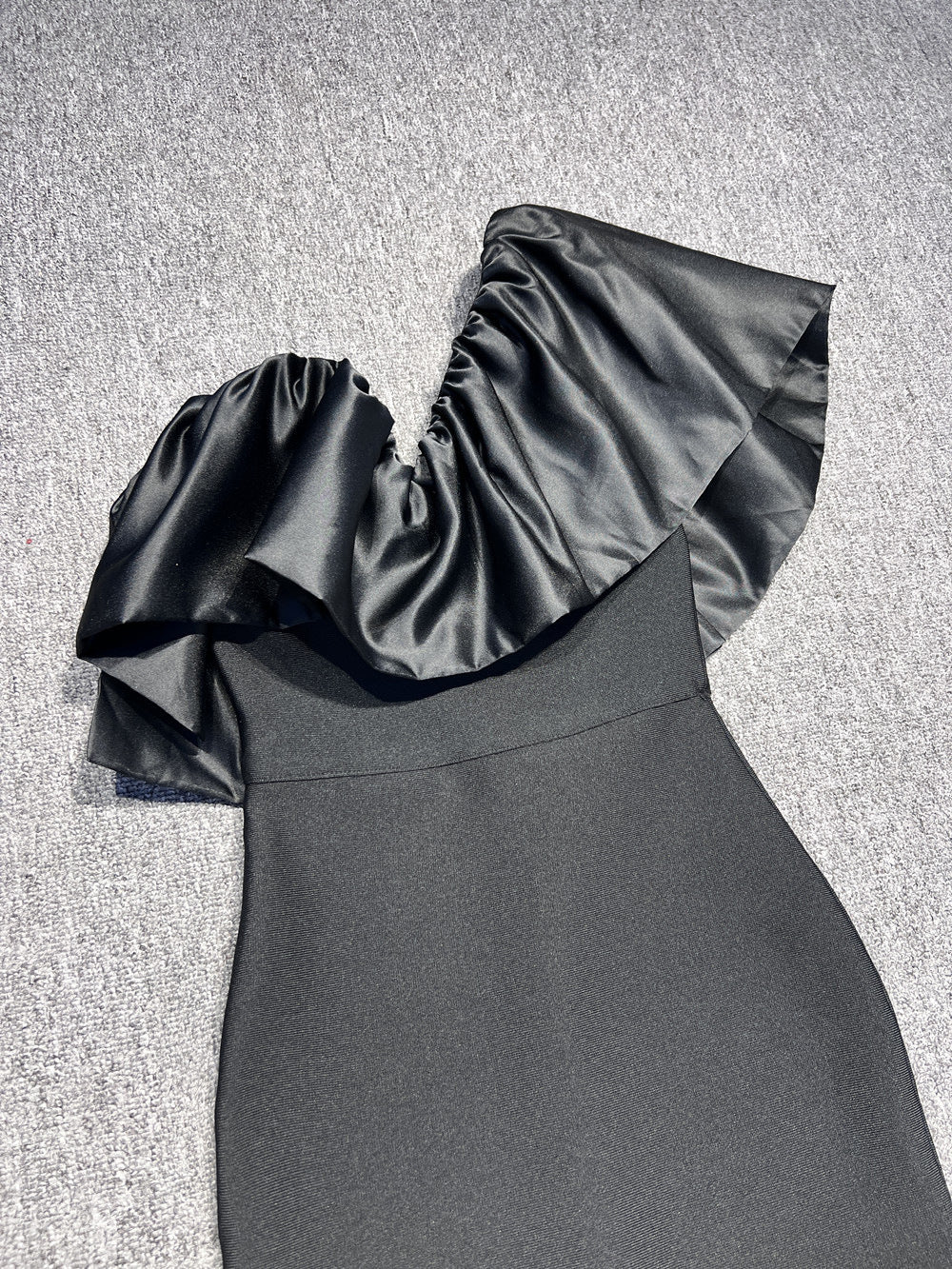 Simple Slanted Shoulder Irregular Fungus Edge Dress